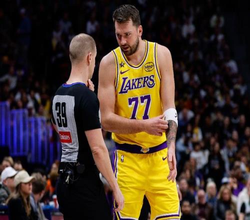 戈登独揽,分助掘金斩,断勇士,万博manbetx体育平台,万博体育官网,万博体育app下载,ManBetX,SPORTS