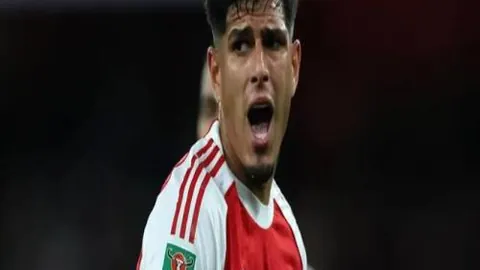 女排奥运冠军归来迎战季后赛，李盈莹关键助手却遭遇伤病困扰